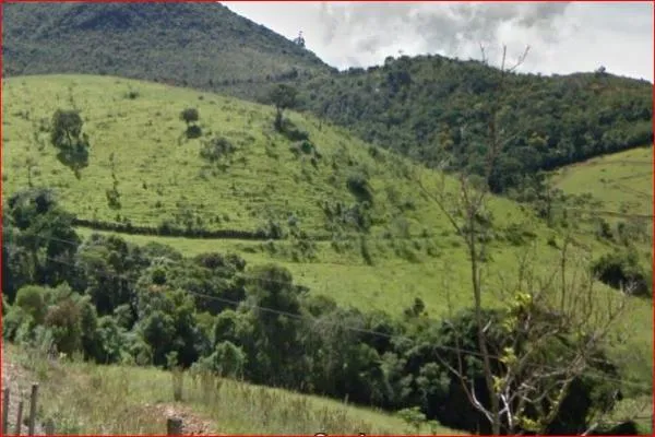Sítio com vista maravilhosa sentido a Santo Antonio do Jardim e Pinhal, localizado na Serra do...