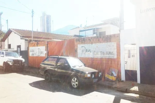 Seja para uso comercial ou residencial, este imóvel adapta-se às suas necessidades, são...