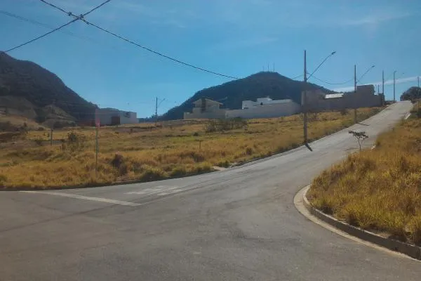 LOTES EM PRESTAÇÕES - O lugar ideal para construir a casa dos seus sonhos. Alto da Bela Vista, lotes com  250,00m², prontos para construir, com linda vista para a Serra do Caracol, até 144 meses para pagar. Bairro já formado por lindas residências de alto padrão. Para quem quer um terreno grande, para ter um amplo quintal, temos terrenos com área de 375 a 500m². - foto 7