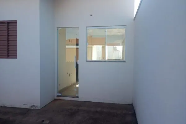 Ofereça este conforto para sua família. 2 quartos, novíssima, 2 vagas, quintal, Jardim Rio Branco. - foto 2