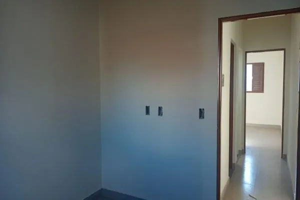 Ofereça este conforto para sua família. 2 quartos, novíssima, 2 vagas, quintal, Jardim Rio Branco. - foto 4