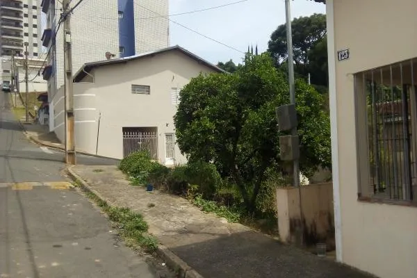 Seu desejo de morar próximo do centro pode ser realizado agora, comprando este terreno localizado a apenas 90m da Avenida Bias Fortes, com vantagem de ser de esquina, o que proporciona maior liberdade para escolher o modelo de sua casa. Aceita-se troca. - foto 2