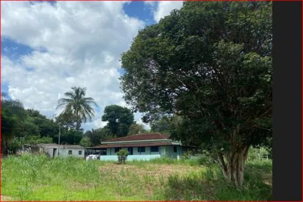 Para quem busca morar mais perto da natureza, sítio com 19.000m², duas casas, sendo a maior...