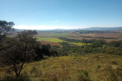 Charmosa casa de campo com vista deslumbrante, clima ameno...