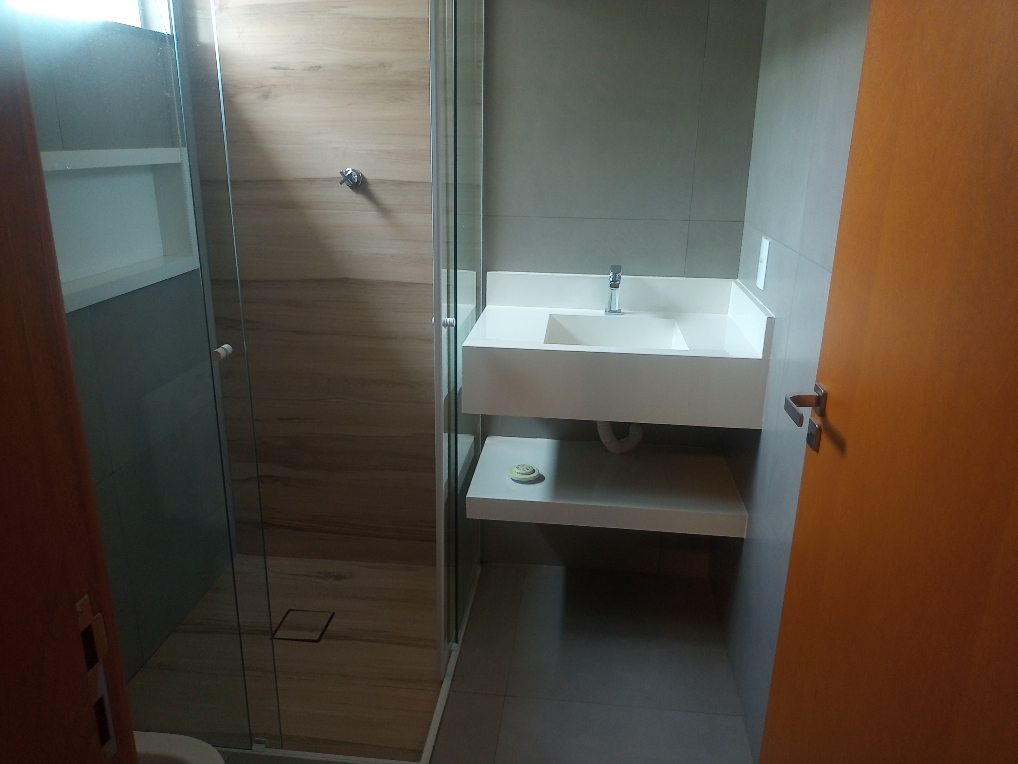 Luxo e conforto são os pontos fortes desta casa. São 3 quartos, sendo um suíte, sala e cozinha integradas, piscina, depósito, 2 garagens, nova, localizada no bairro que é um dos mais prestigiados de Andradas, o Portal da Mantiqueira. Preço atraente em comparação com o padrão construtivo. Vamos agendar a visita? - foto 5