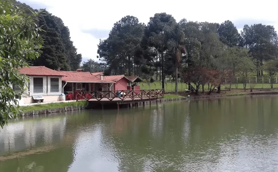 Para seu lazer ou para morar, terreno no Clube UVA, com 300m², assentado, localizado na parte...