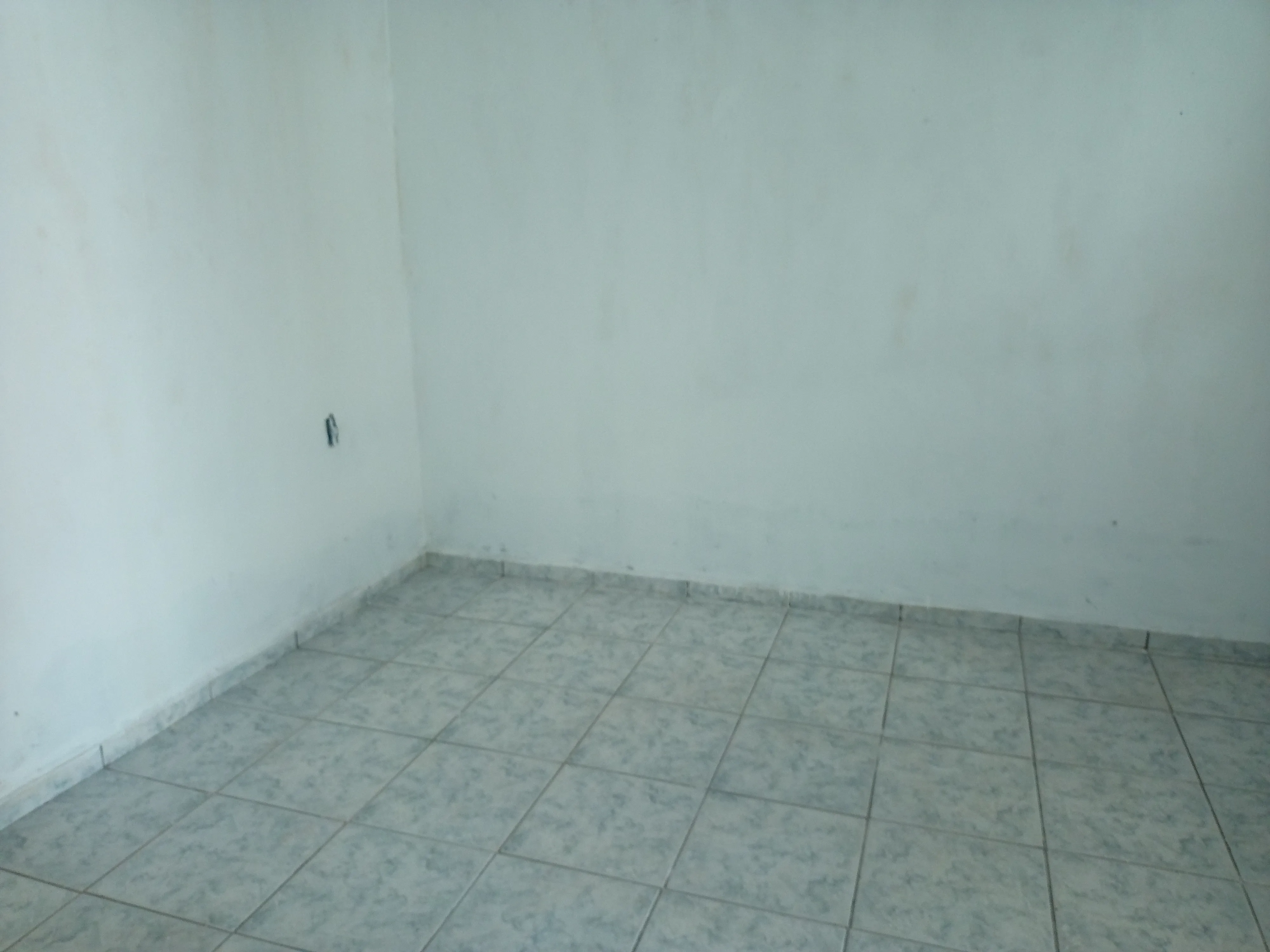 Esta casa é pra você que quer quartos grandes, 2 banheiros, 3 quartos,  um suite,  2 garagens, vista maravilhosa. - foto 2