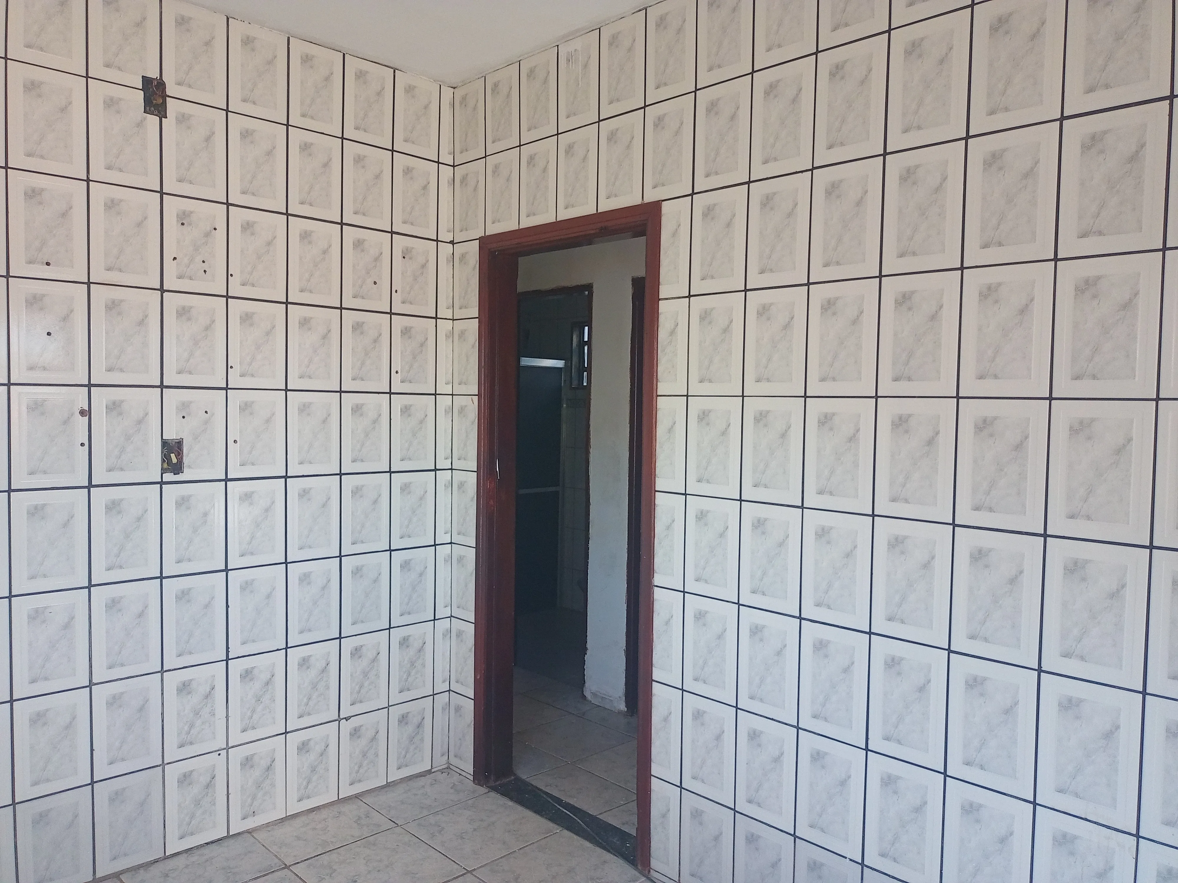 Esta casa é pra você que quer quartos grandes, 2 banheiros, 3 quartos,  um suite,  2 garagens, vista maravilhosa. - foto 8