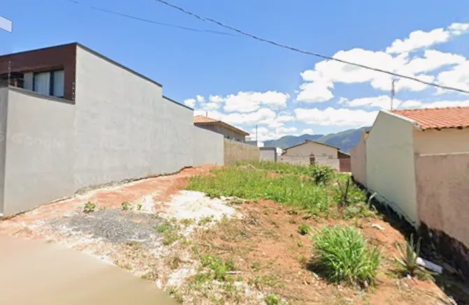 Terreno ótimo com 200m² para você construir seu lar, com ótimas construções ao seu redor, no...