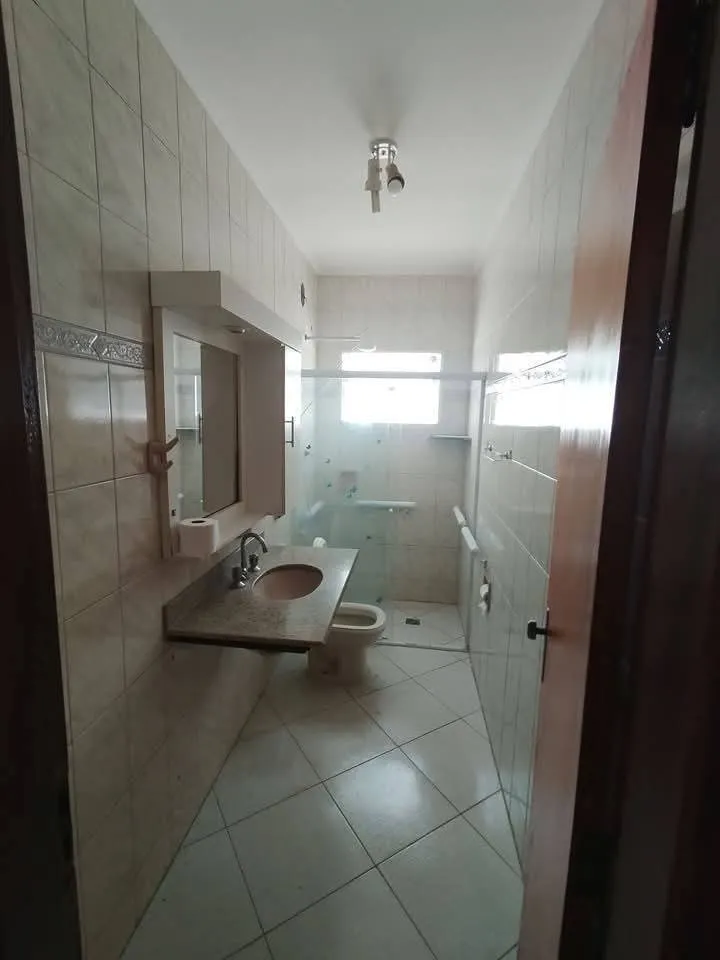Casa, 3 quartos, área de serviço, bem conservada, próxima da Vila Mosconi, confortável, 112m² de construção, terreno 150m² - foto 2